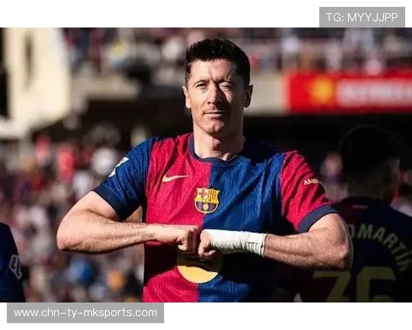 莱万背身连转摆脱制造巨大威胁，巴萨攻段持续升温